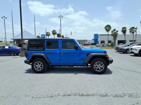 Used 2024 Jeep Wrangler Unlimited Sport AWD/4WD image 9