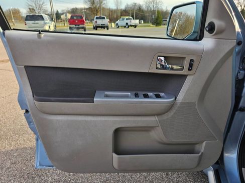 Used 2009 Mercury Mariner Premier image 9