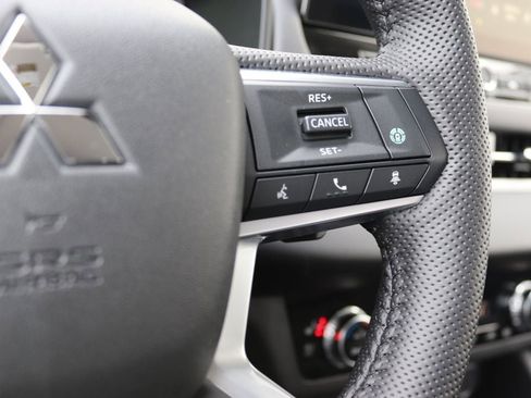New 2026 Mitsubishi Outlander SEL AWD/4WD image 8