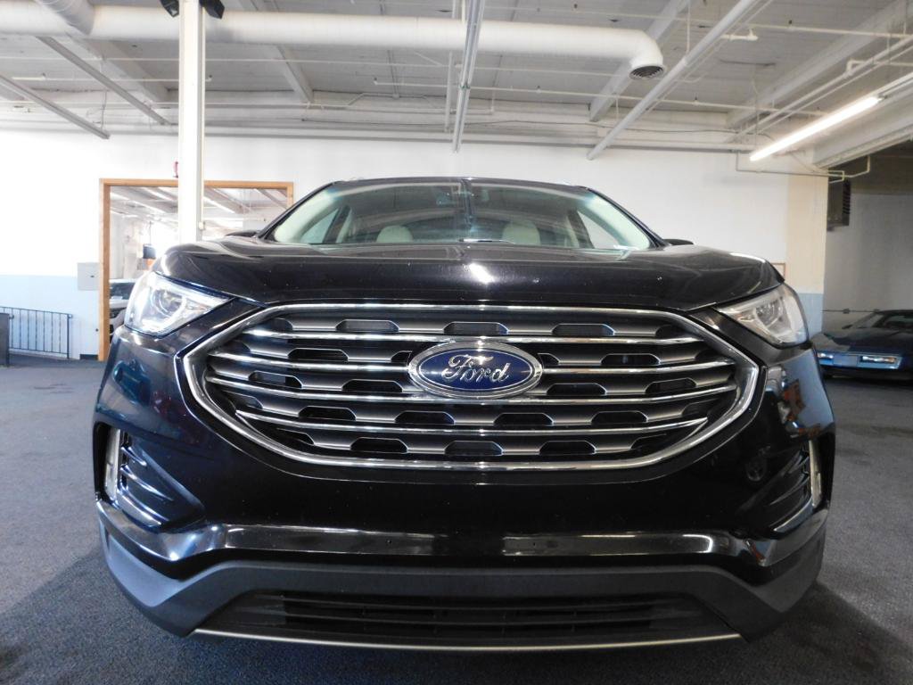 Used 2019 Ford Edge Titanium FWD image 10