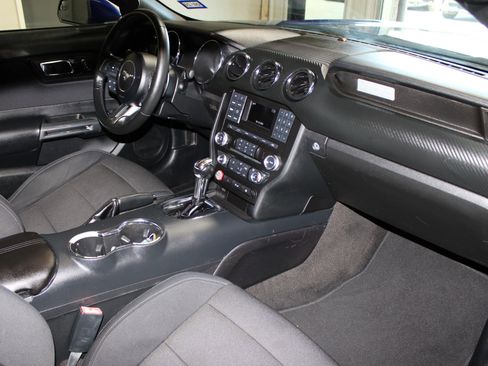Used 2016 Ford Mustang Coupe image 24