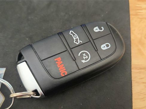 Used 2022 Dodge Challenger R/T Scat Pack RWD image 21