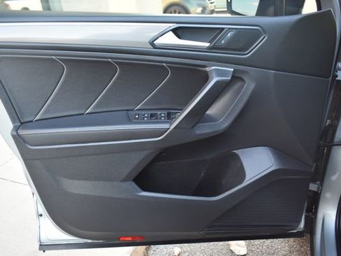 Used 2023 Volkswagen Tiguan SE R-Line image 14