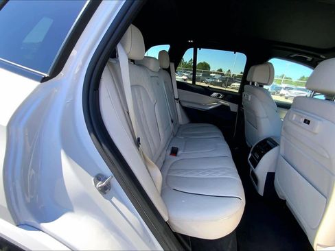 Used 2022 BMW X5 M50i w/ Executive Package AWD/4WD image 20