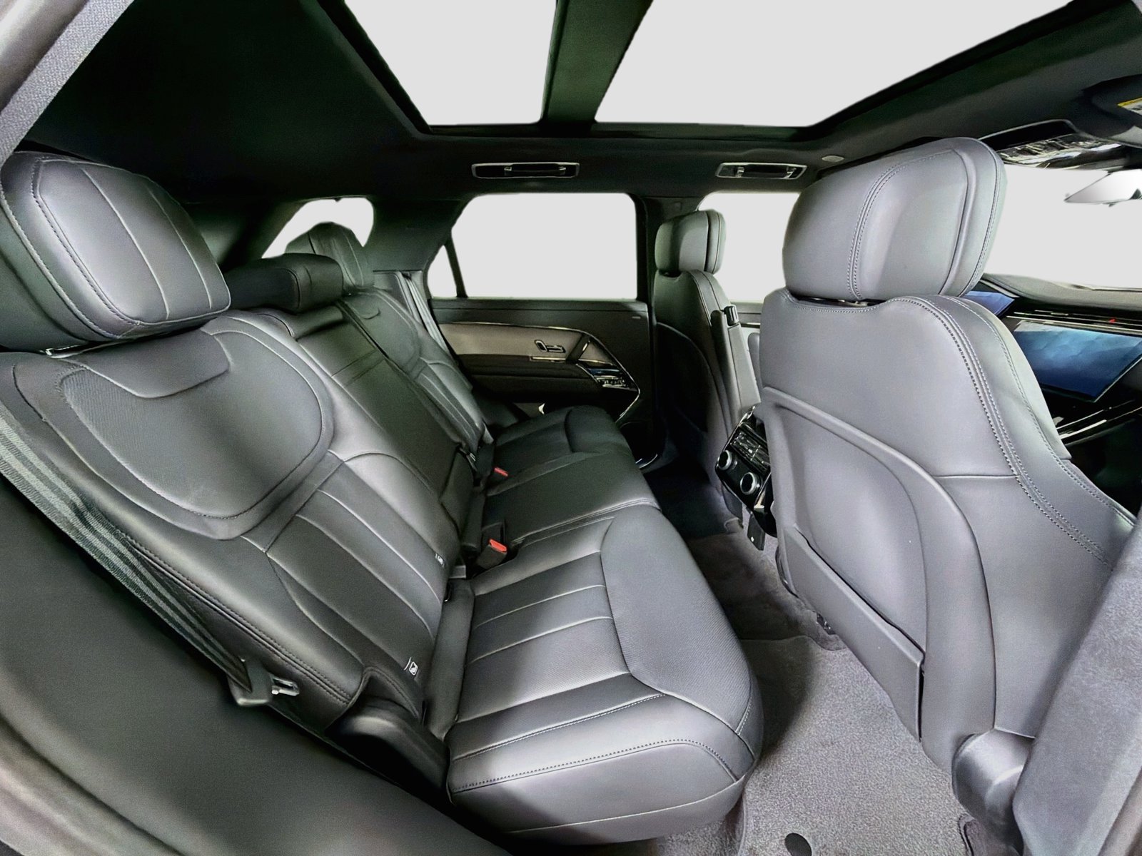 New 2026 Land Rover Range Rover Sport Dynamic SE AWD/4WD image 32
