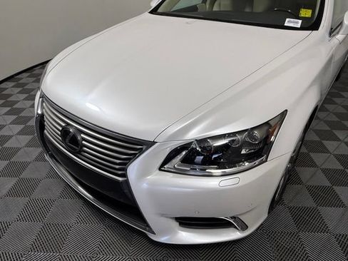 Used 2016 Lexus LS 460 w/ Comfort Package RWD image 10