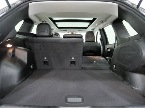 Used 2022 Jeep Cherokee Latitude w/ Sun & Sound Group image 26