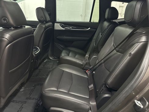 Used 2020 Cadillac XT6 Premium Luxury image 34