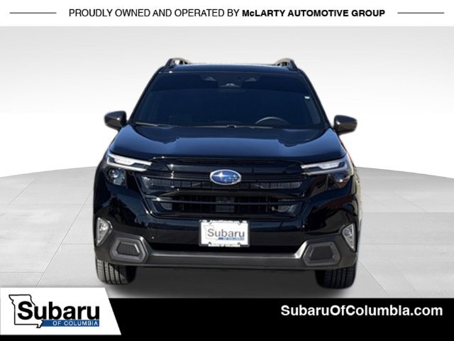 Used 2025 Subaru Forester Limited AWD/4WD image 2