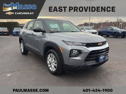 Used 2023 Chevrolet TrailBlazer LS FWD image 3