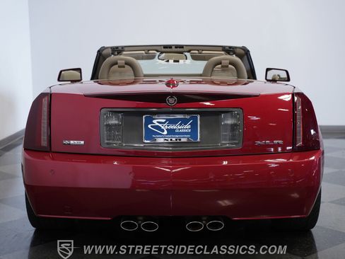 Used 2005 Cadillac XLR image 10