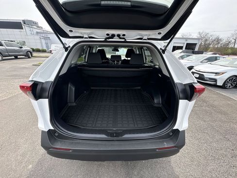 Used 2025 Toyota RAV4 XLE image 18