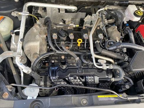 Used 2021 Nissan Rogue S image 20