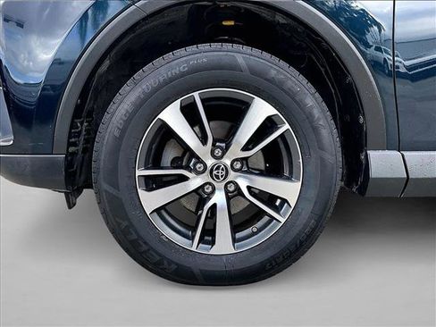 Used 2018 Toyota RAV4 XLE image 10