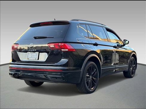 Certified 2022 Volkswagen Tiguan SE R-Line image 4