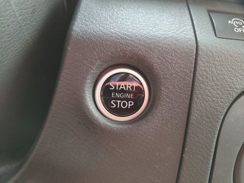 Certified 2025 Nissan Frontier SV image 20