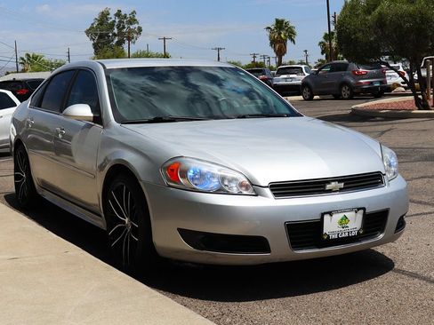 Used 2011 Chevrolet Impala LT FWD image 14