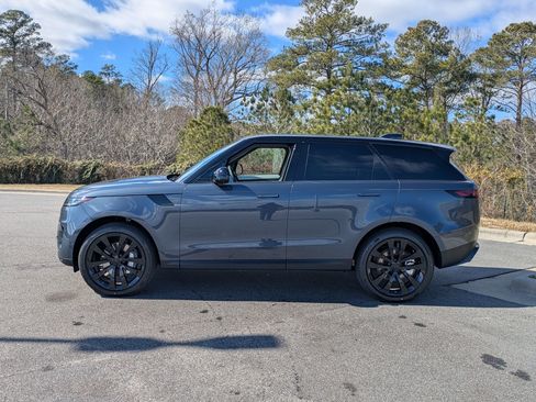 New 2026 Land Rover Range Rover Sport SE image 8