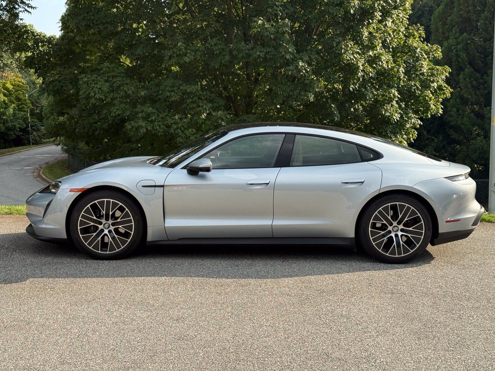 Certified 2023 Porsche Taycan RWD image 2