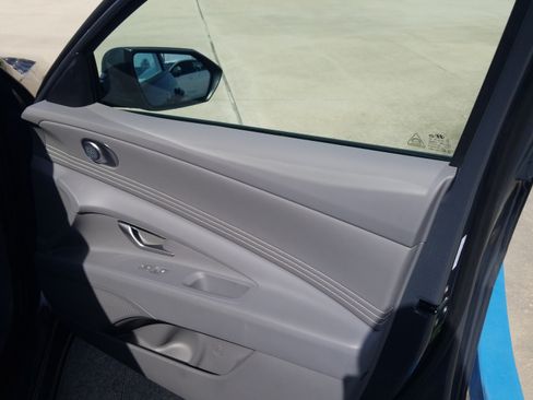 Used 2025 Hyundai Elantra Sport FWD image 15