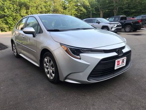 Used 2024 Toyota Corolla LE FWD image 1