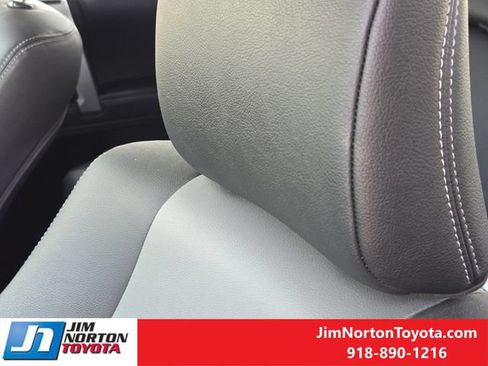 Used 2020 Toyota 4Runner SR5 Premium w/ Moonroof Package AWD/4WD image 17