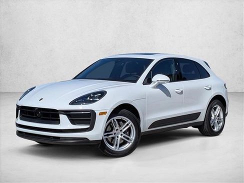 Used 2025 Porsche Macan image 1