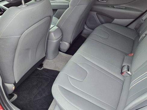 Used 2023 Hyundai Elantra SEL image 14