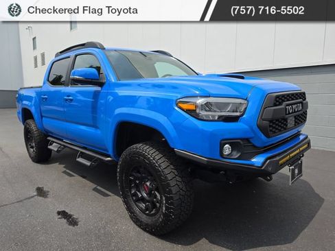 Used 2021 Toyota Tacoma TRD Sport w/ TRD Premium Sport Package AWD/4WD image 7