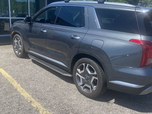 Used 2024 Hyundai Palisade SEL w/ Premium Package FWD image 4