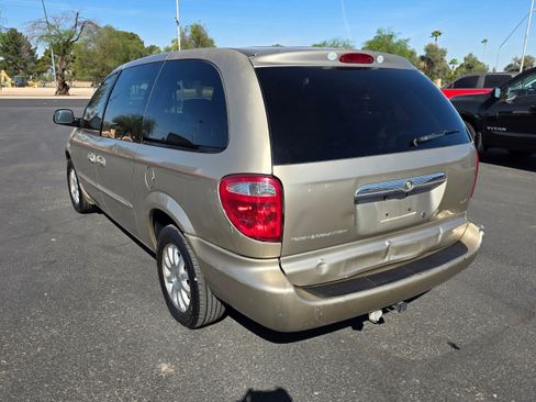 Used 2003 Chrysler Town & Country LX image 3