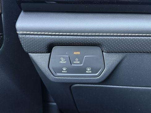 New 2026 Volkswagen Atlas SE image 18