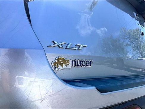 Used 2024 Ford Explorer XLT w/ Equipment Group 202A AWD/4WD image 8