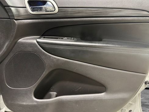 Used 2021 Jeep Grand Cherokee Altitude image 13