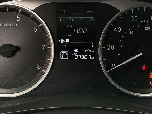 Used 2020 Nissan Versa S FWD image 33