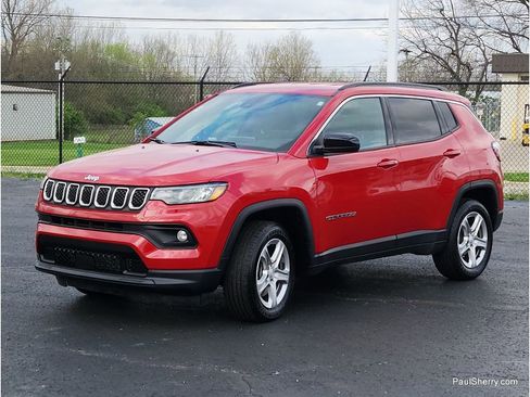 Used 2023 Jeep Compass Latitude AWD/4WD image 17