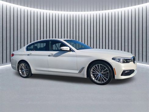 Used 2018 BMW 540i image 3