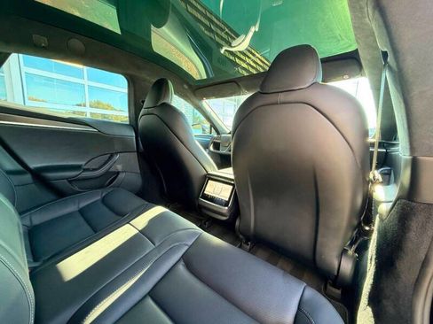 Used 2021 Tesla Model S Plaid image 33