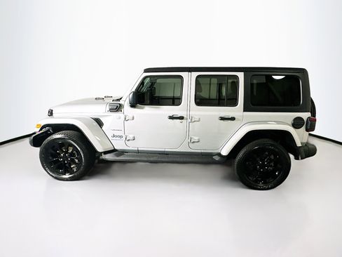 Used 2023 Jeep Wrangler Sahara image 4