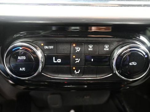 Used 2025 Chevrolet Trax LT FWD image 20