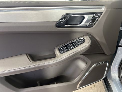 Used 2024 Porsche Macan GTS image 21