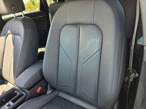Used 2021 Audi Q3 2.0T Premium w/ Convenience Package AWD/4WD image 17
