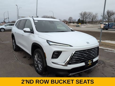 Used 2025 Buick Enclave Preferred image 12