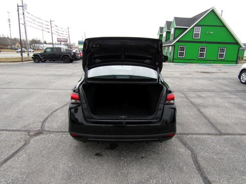 Used 2021 Nissan Versa S image 19