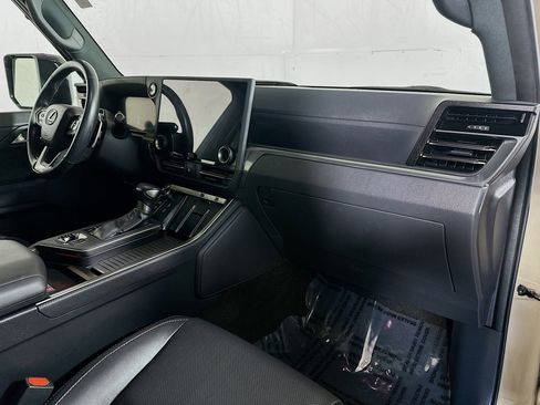Used 2024 Lexus GX 550 AWD/4WD image 28