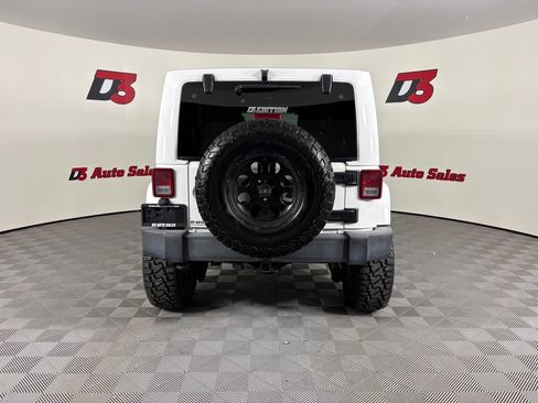 Used 2017 Jeep Wrangler Unlimited Rubicon w/ Connectivity Group AWD/4WD image 6