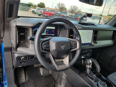 Used 2024 Ford Bronco Big Bend image 6