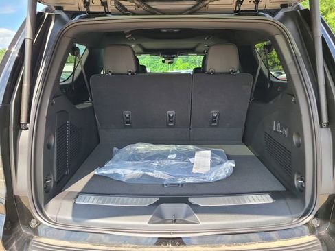 New 2025 Chevrolet Suburban High Country image 42