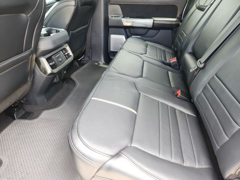Used 2024 Ford F350 Platinum w/ Tremor Off-Road Package AWD/4WD image 30