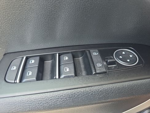 Certified 2025 Kia Soul LX w/ LX Technology Package FWD image 26